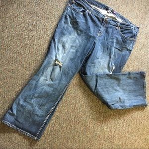 EUC Torrid distressed boyfriend jeans